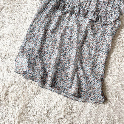 JUSGLITTY 新品タグ付 フリルネックシアーブラウス 小花柄